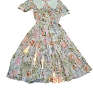 Floral Maxi Dress with Lace Collar